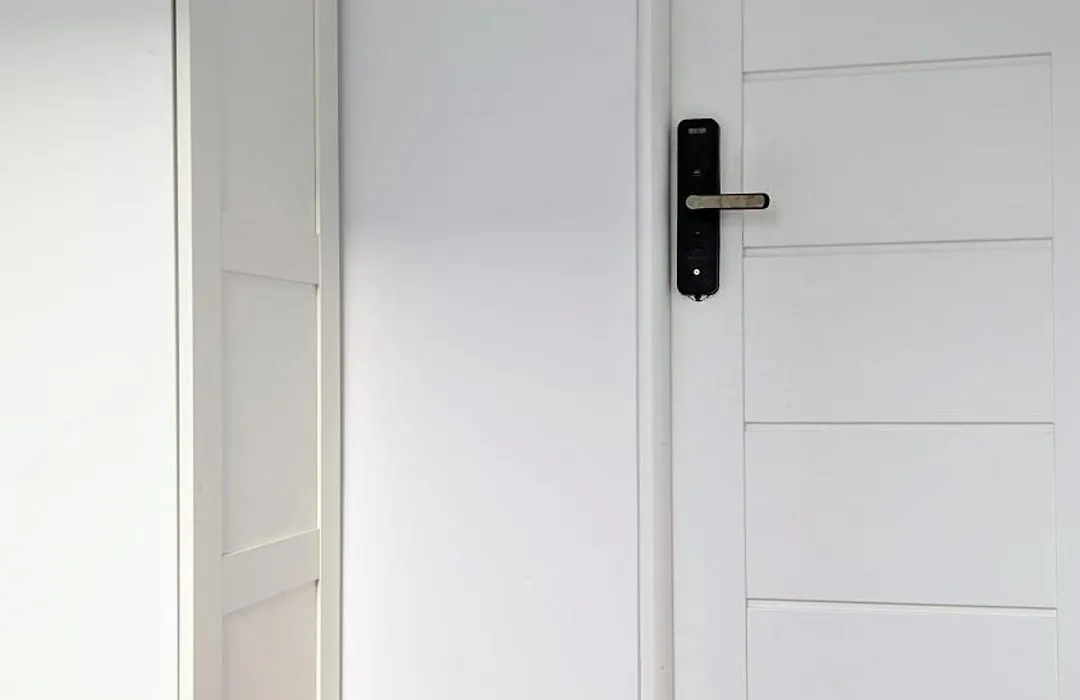 Ursus Rooms-Self Check-In-1